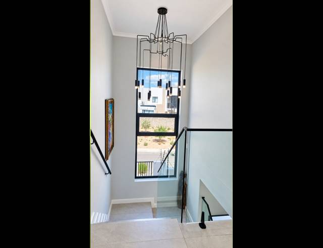 4 BEDROOM FREEHOLD FOR SALE IN SANDOWN ESTATE